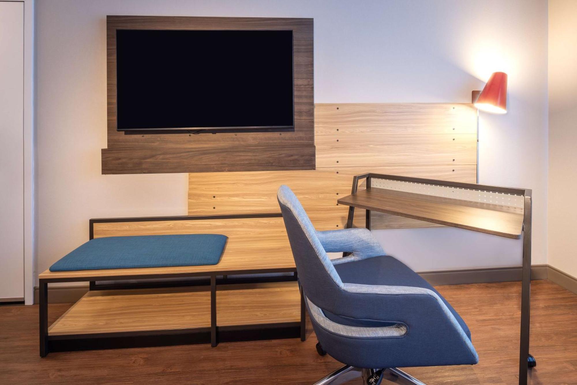 Tru By Hilton Yakima Airport Hotel Екстериор снимка