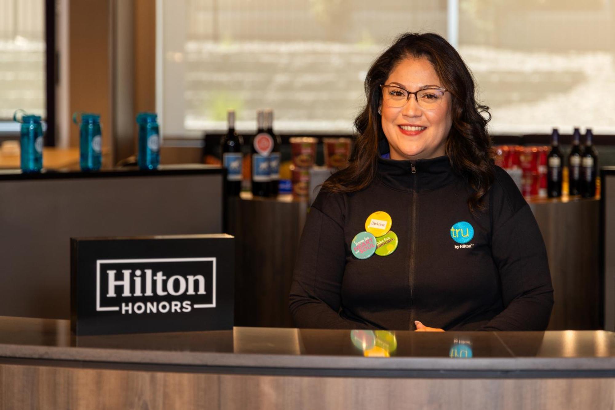 Tru By Hilton Yakima Airport Hotel Екстериор снимка