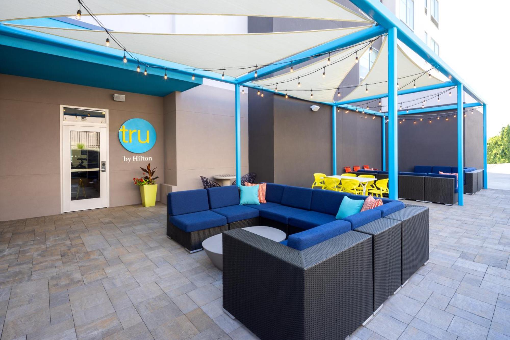 Tru By Hilton Yakima Airport Hotel Екстериор снимка