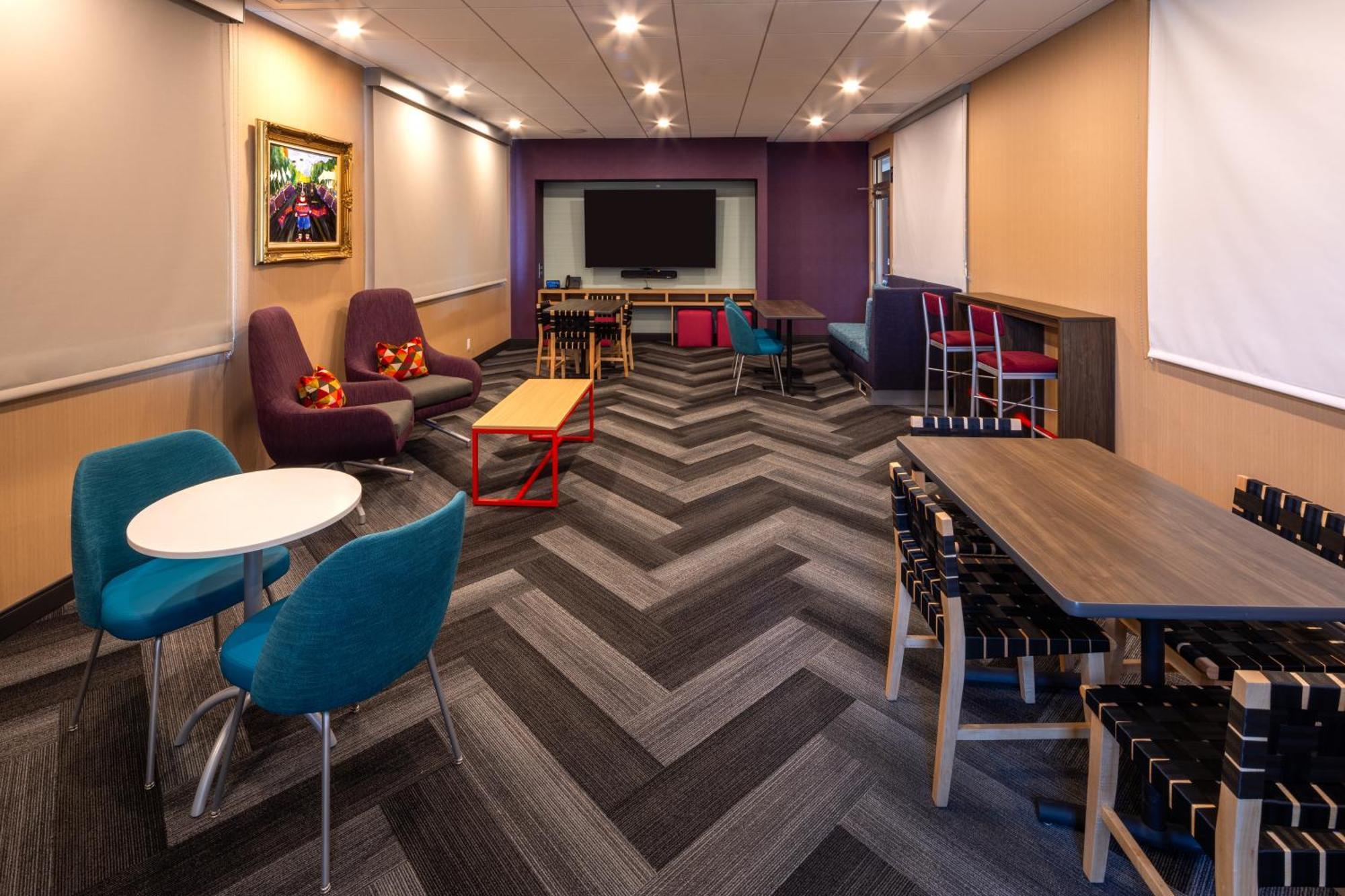 Tru By Hilton Yakima Airport Hotel Екстериор снимка