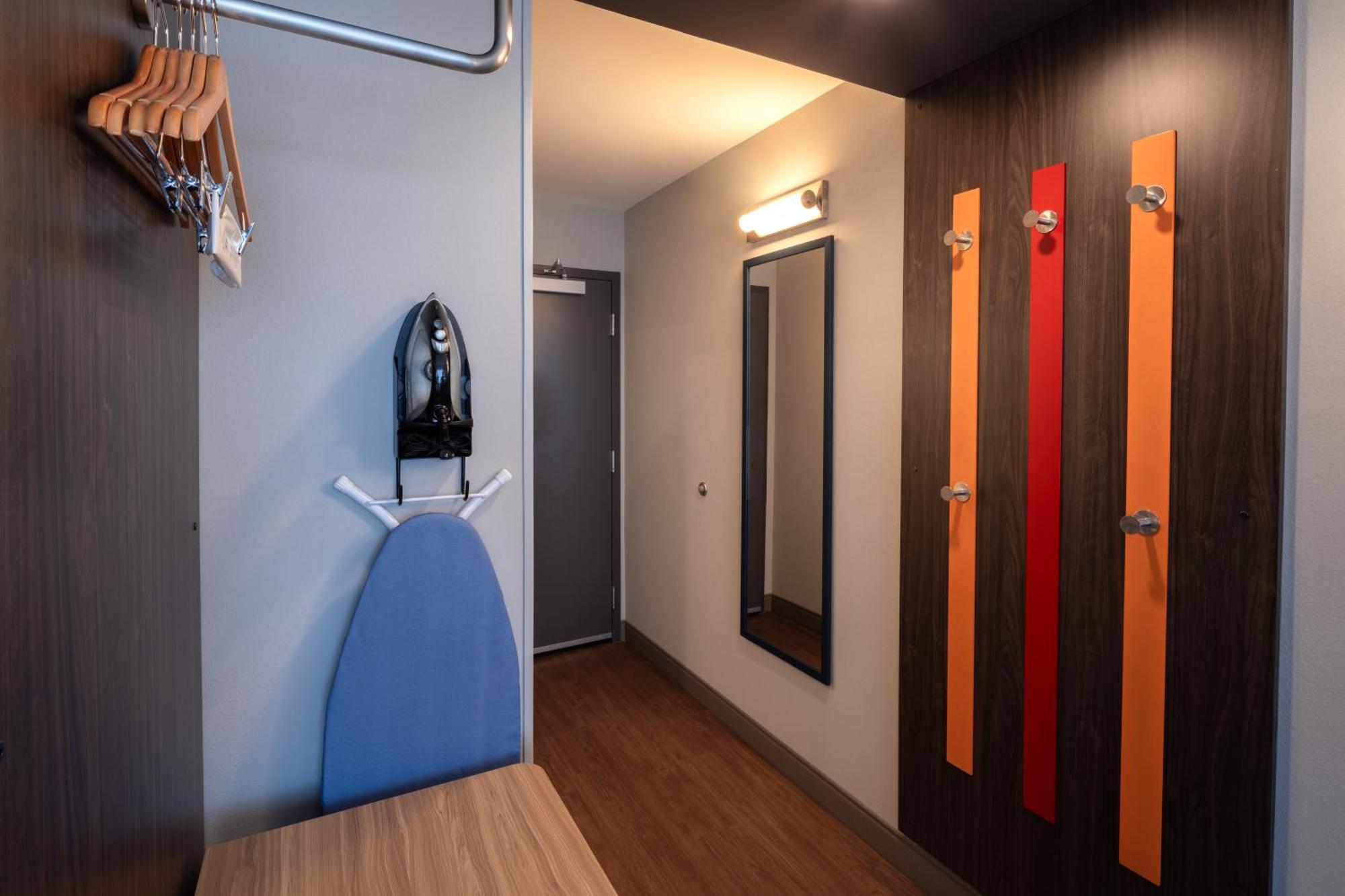 Tru By Hilton Yakima Airport Hotel Екстериор снимка